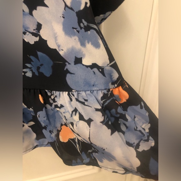 Dynamite dress - Picture 4 of 5